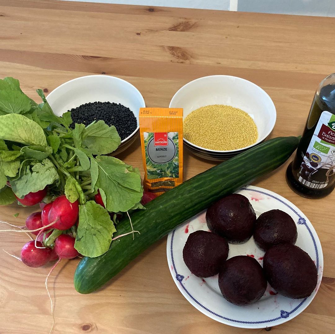 Beetroot salad with mint - prep